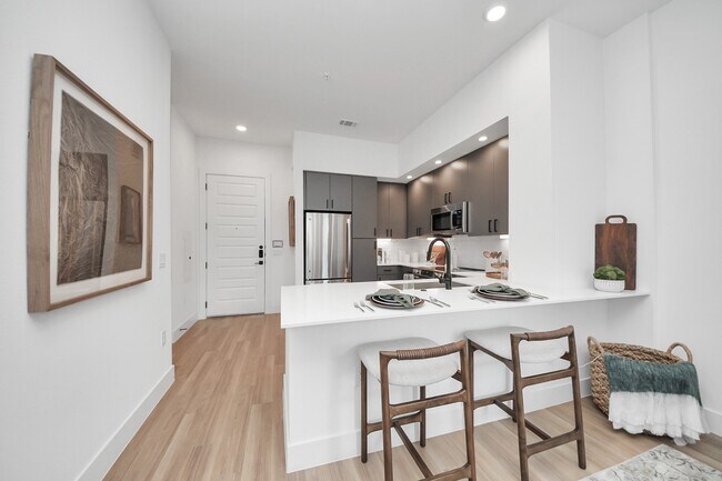 Building Photo - 15635 Memorial Dr