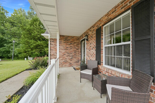 Building Photo - 209 Norwich Dr