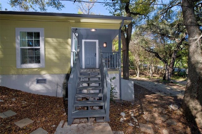 Building Photo - 835 Old Ranch Rd 12