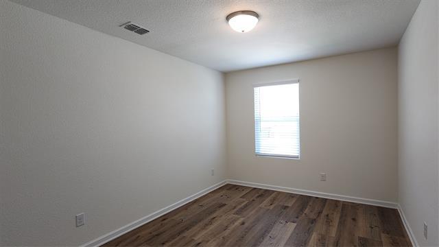 Building Photo - 1824 Wolf Run