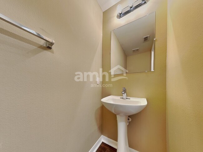 Building Photo - 16452 Corner Lake Dr