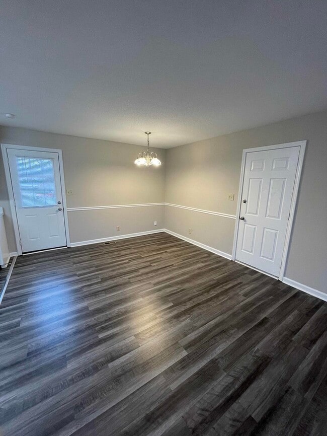 Building Photo - 1005 Peachers Mill Rd