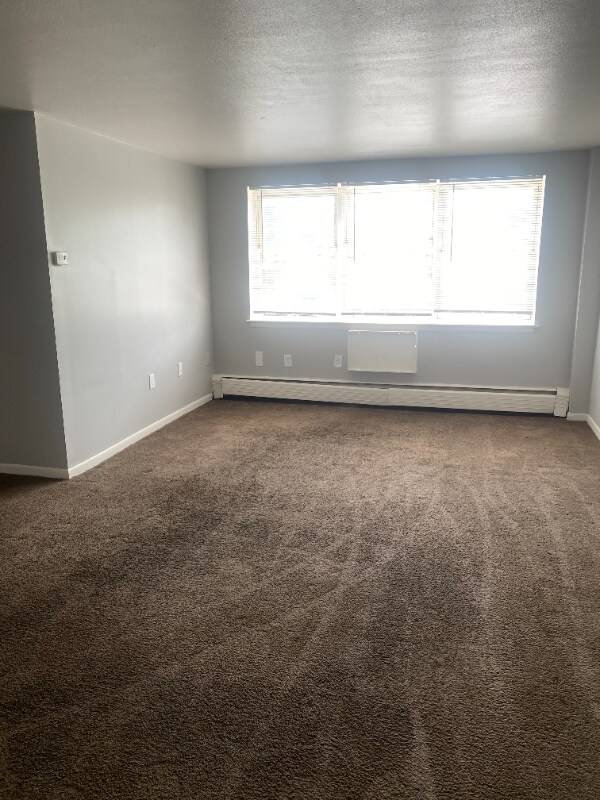 Primary Photo - 30 Gillett St