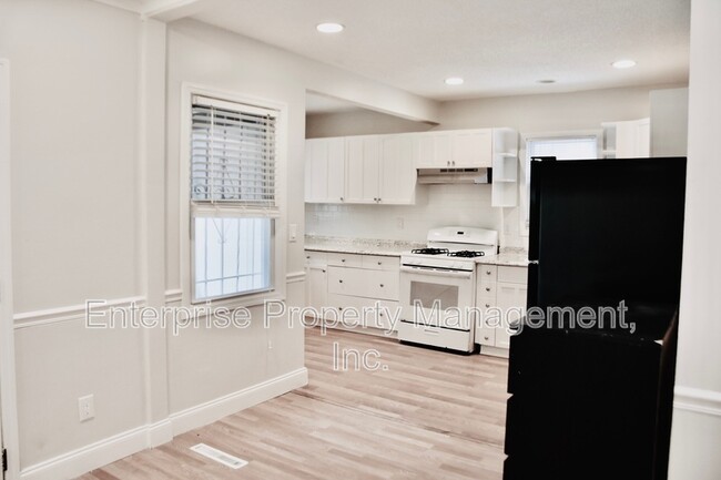 Building Photo - 3238 Highland Park Pl