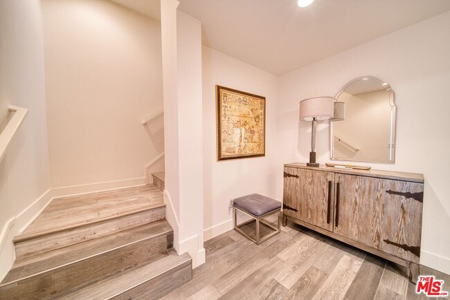 Building Photo - 2205 Selig Dr