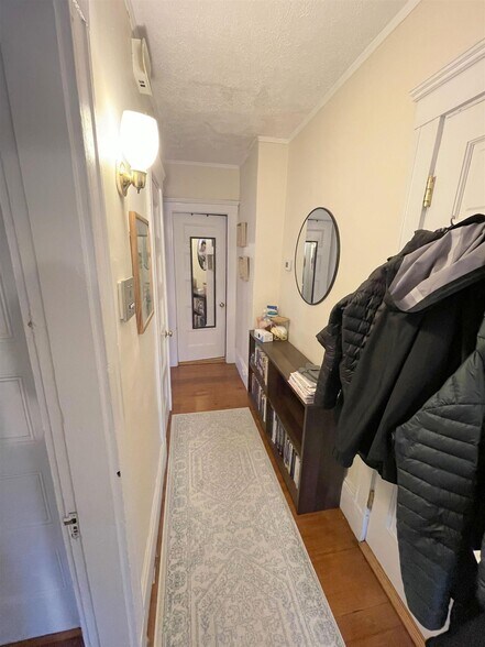 Building Photo - 14 Sanborn Ave