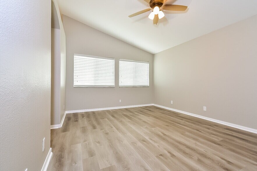 Building Photo - 3232 Paragon Pointe St