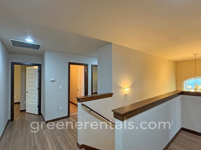 Building Photo - 4BR 2.5BA Home on Tumwater Hill