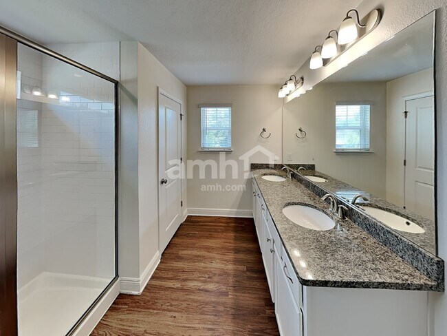 Building Photo - 761 Zarabrooke Ct