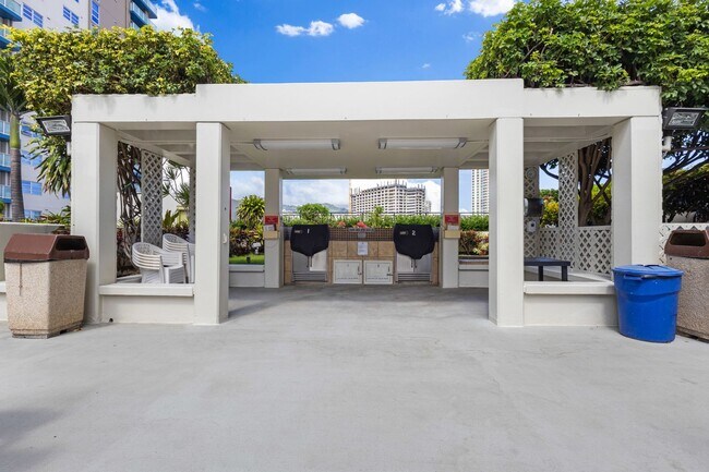 Building Photo - Downtown Honolulu Gem | Ocean, Mountain & City Views | Updated 2BD/2BA
