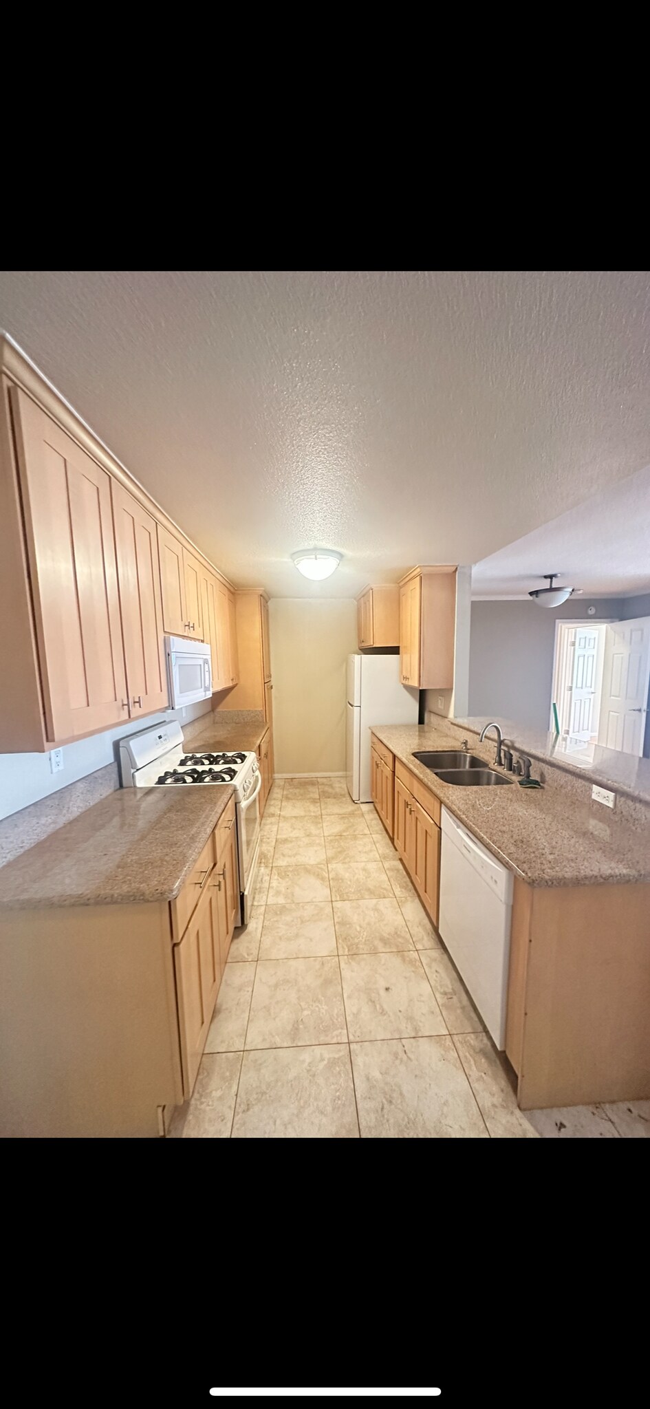 Building Photo - 11252 Peach Grove St