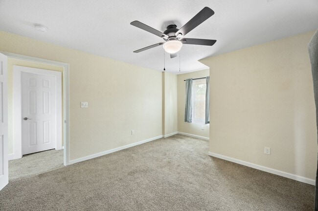 Building Photo - 831 W 35th St