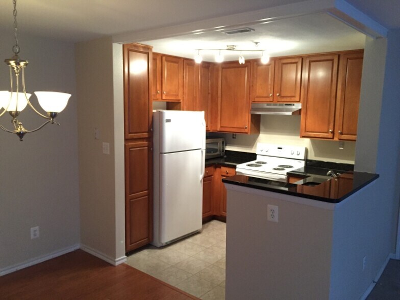 Building Photo - 18502 Boysenberry Dr