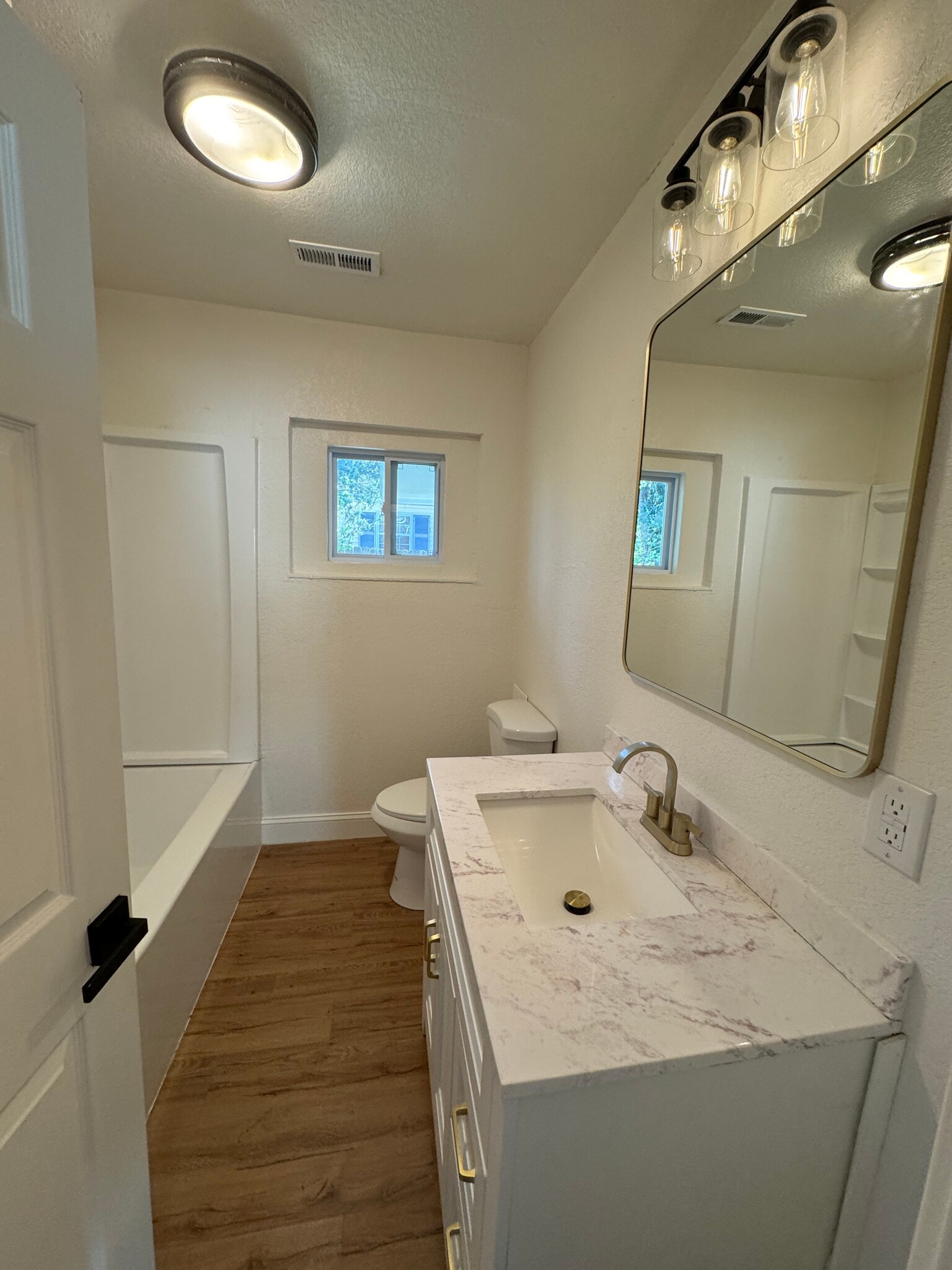 Building Photo - 1712 Vada Cir