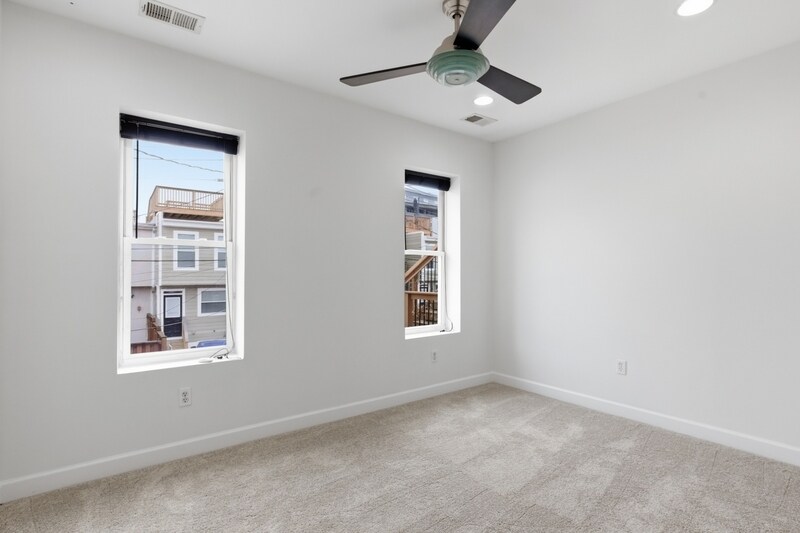 Building Photo - 409 S East Ave