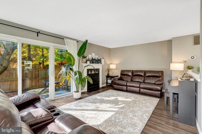 Building Photo - 5617 Gosling Dr