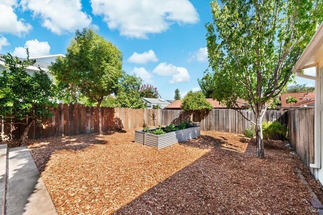 Building Photo - 101 Merrill St