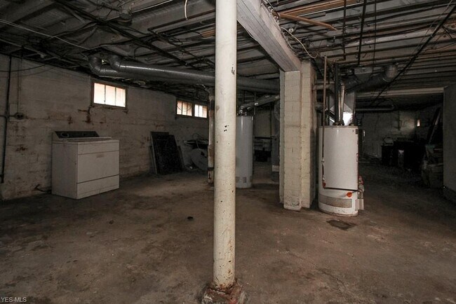 Building Photo - 3274 W 130th St