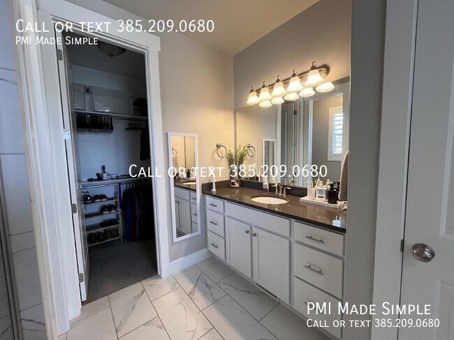 Building Photo - 3193 N Meadow View Dr