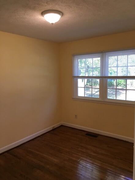 Building Photo - 1604 Ward Cir