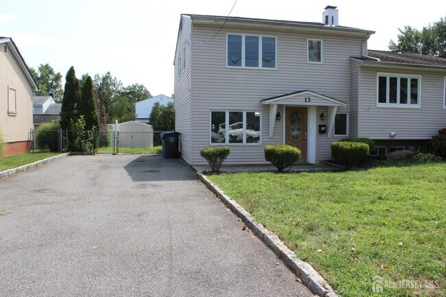 Building Photo - 13 Califon Dr