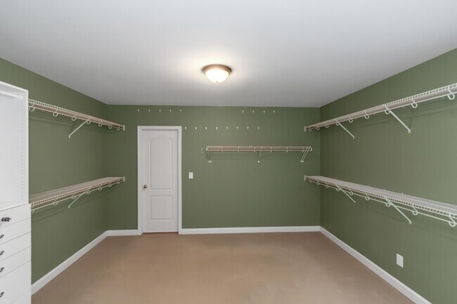 Building Photo - 3410 Kates Way