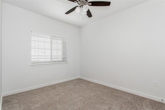 Building Photo - 4713 Virginia Ave