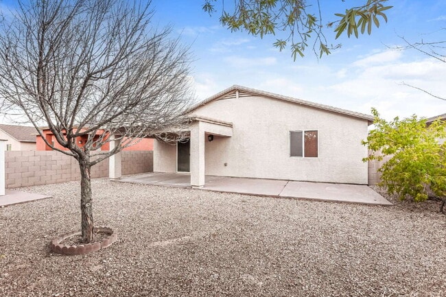 Building Photo - 5082 E Kittentails Dr