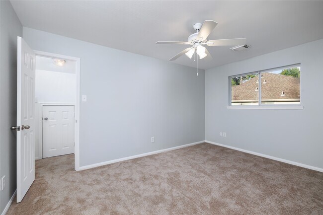 Building Photo - 14 Barker Ridge Ct