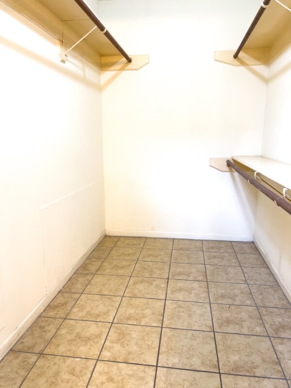 Building Photo - 2827 Waypark Dr