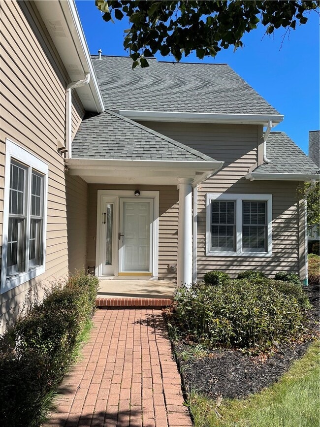 Building Photo - 245 Roseland Ln