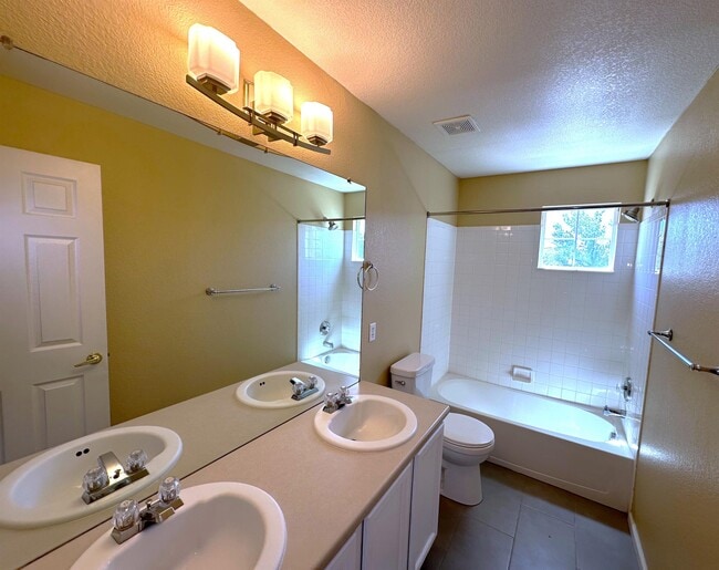 Building Photo - 16740 Firebrick Dr