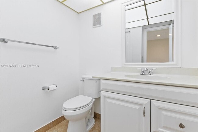 Building Photo - 16400 Golf Club Rd