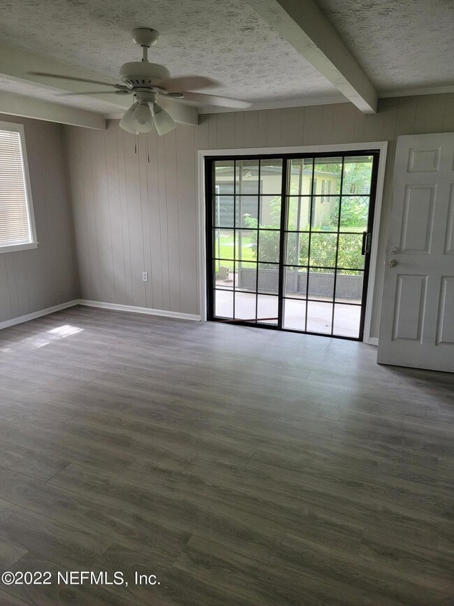 Building Photo - 6442 Ballejo Ct N