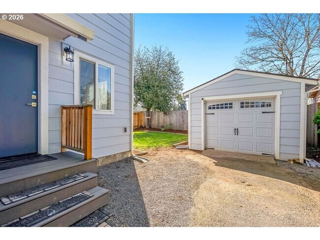 Building Photo - Bright Open-Concept Home with Vaulted Ceilings, Private Primary Suite & Stylish Modern Finishes
