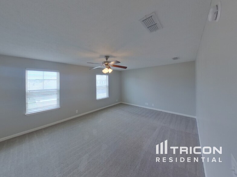 Building Photo - 3419 Tourmaline Dr