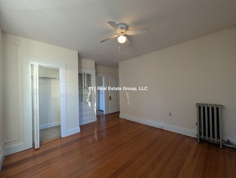 Building Photo - 520 Cambridge St