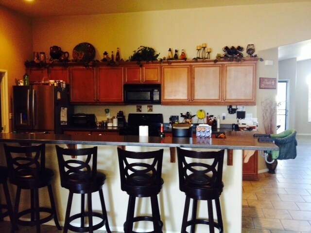 Building Photo - THE VINEYARDS IN APPLE VALLEY!!