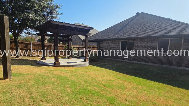 Building Photo - 525 Bamborough Dr
