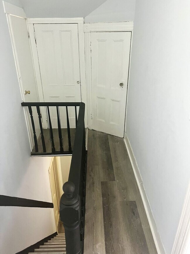 Building Photo - 705 22nd St