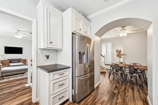 Building Photo - 1213 Oneil St