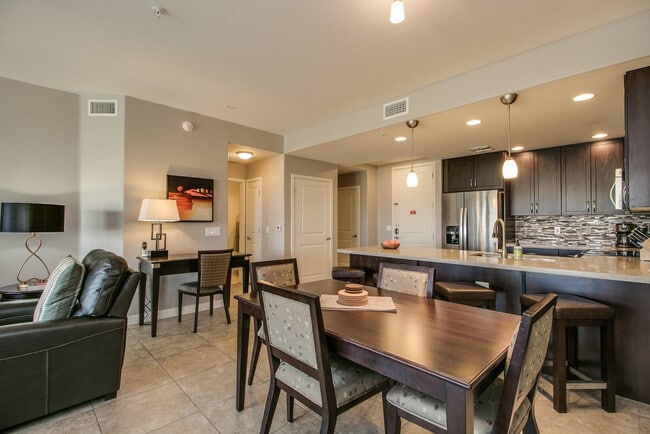 Building Photo - 5450 E Deer Valley Dr