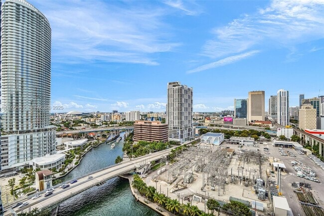 Building Photo - 690 SW 1st Ct