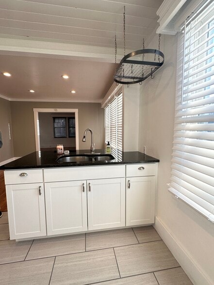 Building Photo - 3342 Bookman Ave