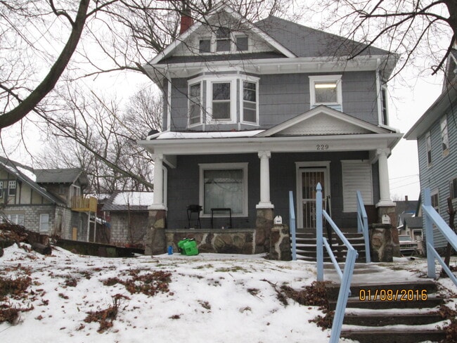 Building Photo - 229 N Washington Ave