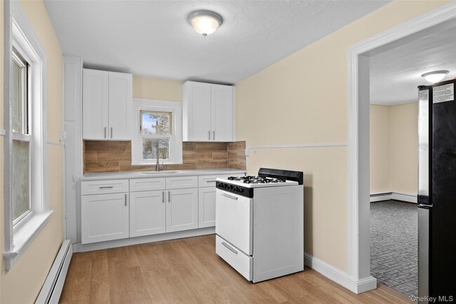 Building Photo - 1883 Bellmore Ave