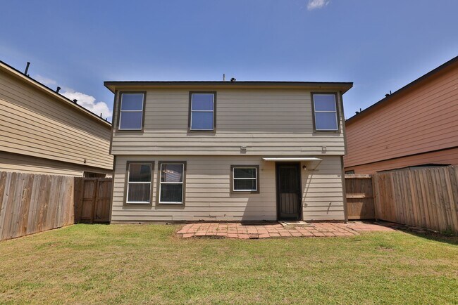 Building Photo - 15422 Ferness Ln