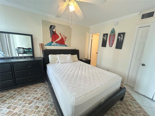 Building Photo - 121 Golden Isles Dr