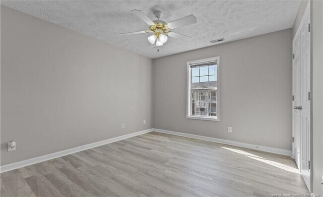 Building Photo - 382 Bubble Creek Ct