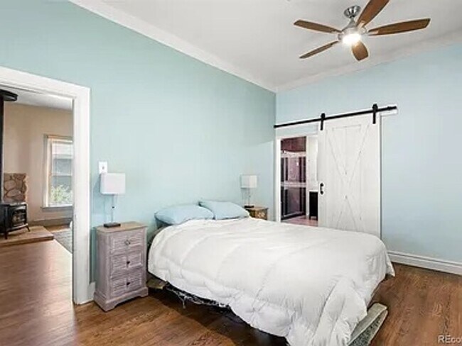 Building Photo - Charming 2 Bed 2 Bath house with Basement flex room in the heart of Englewood!